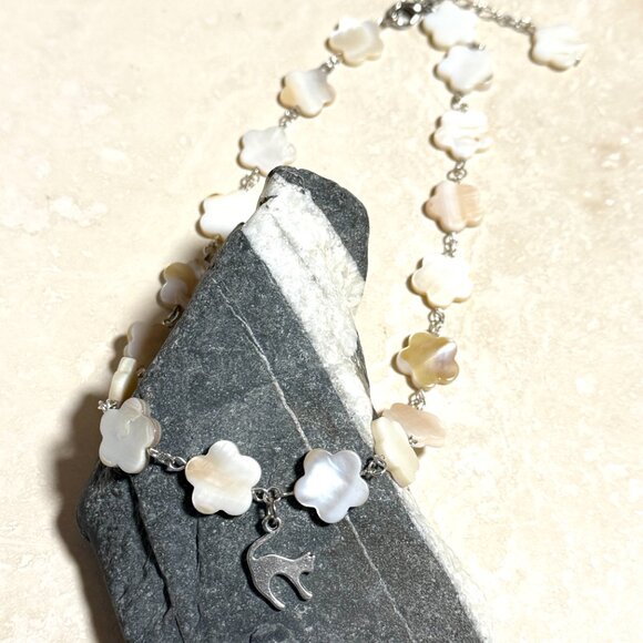 Mother of Pearl Flower Beaded Short Necklace + Cute Slim Cat Pendant - Picture 4 of 13